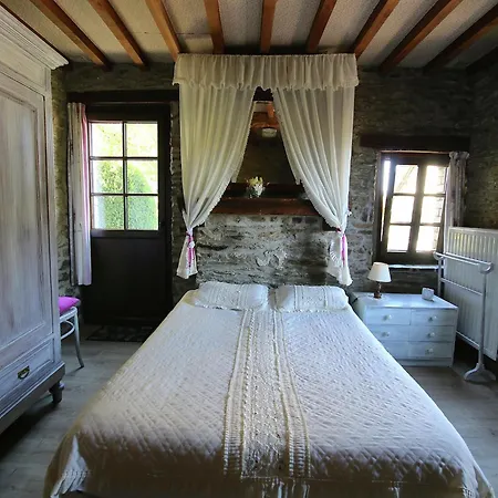 Forest Hideaway, Baillamont, Cleaning Included *